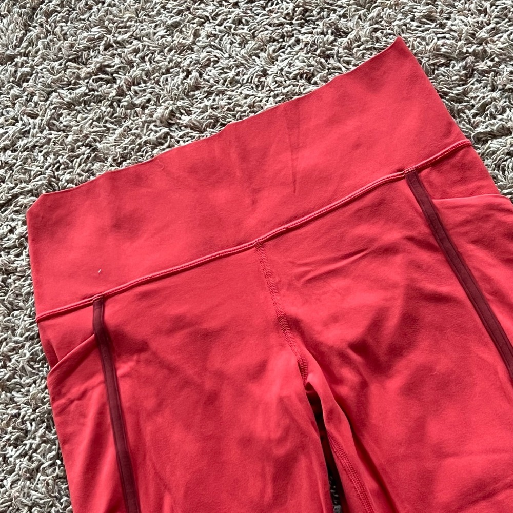 Athleta Salutation Stash Pocket II Capri Leggings Reddish Womens Medium Yoga Gym
